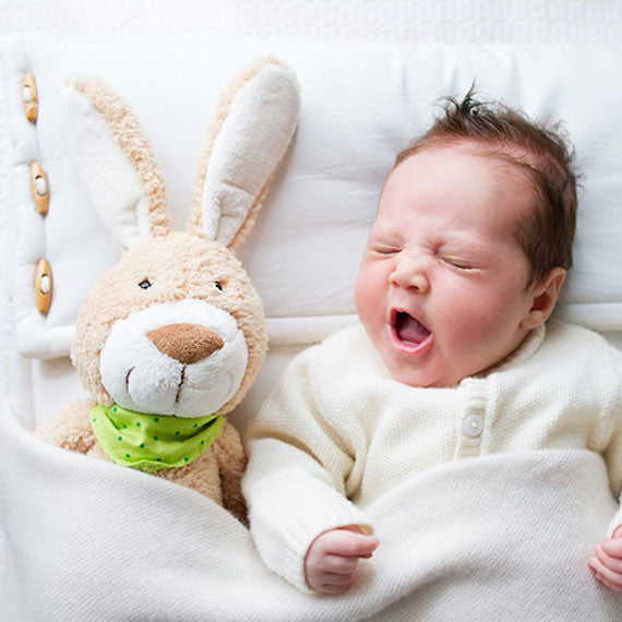 5 quick tips for preventing overnight diaper leaks